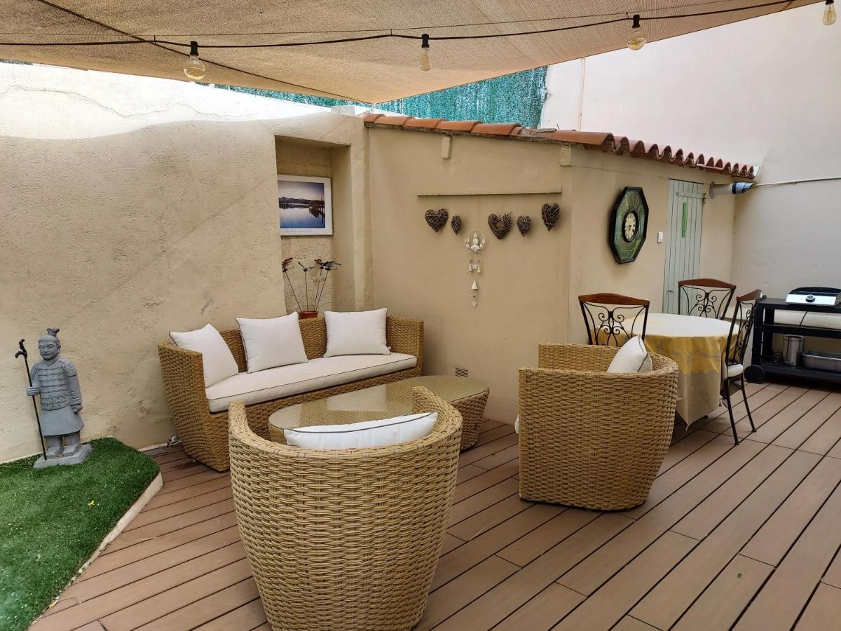 Rez-de-chaussée privatif spacieux 3* d'une villa centre ville Hyères Exterior foto