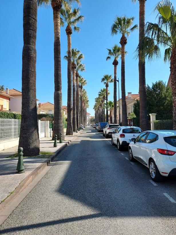 Rez-de-chaussée privatif spacieux 3* d'une villa centre ville Hyères Exterior foto